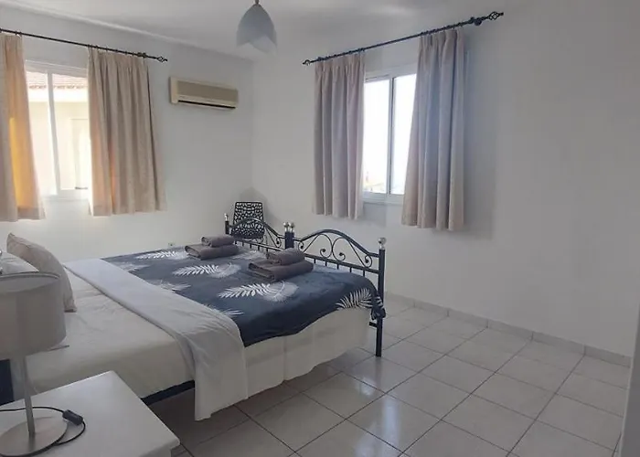 Spacious 2 Bedroom Appartement *