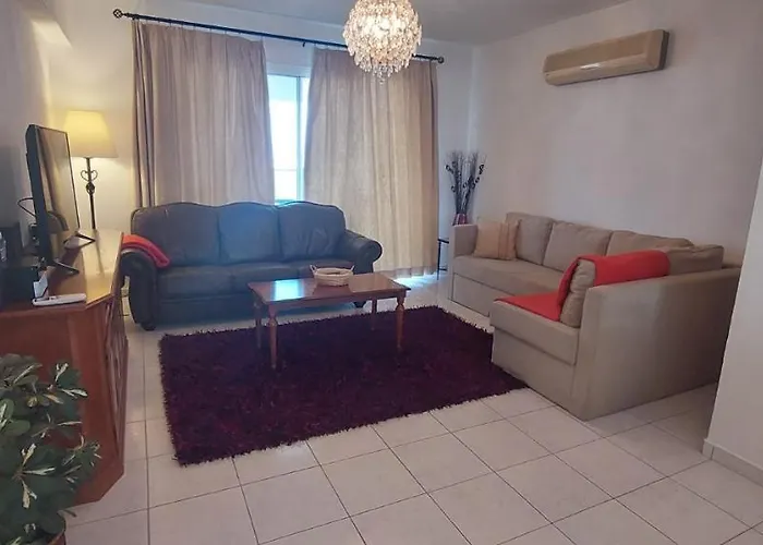 Spacious 2 Bedroom Appartement *