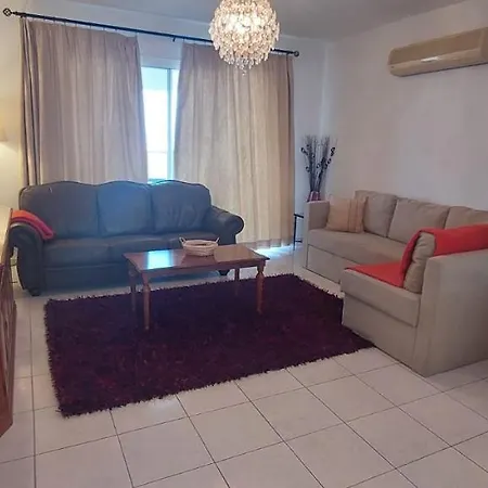 Spacious 2 Bedroom Lägenhet *